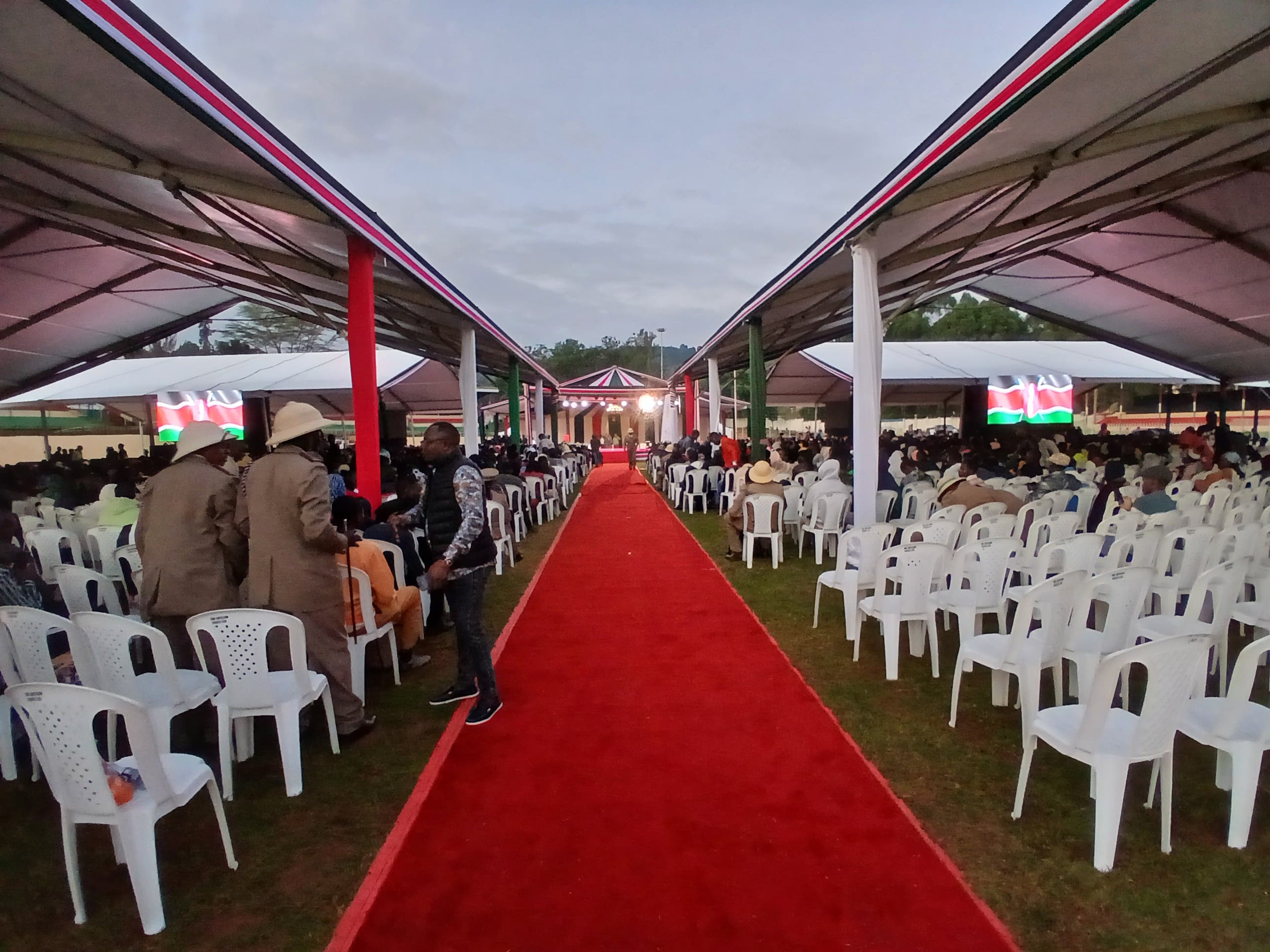 Large outdoor event production
